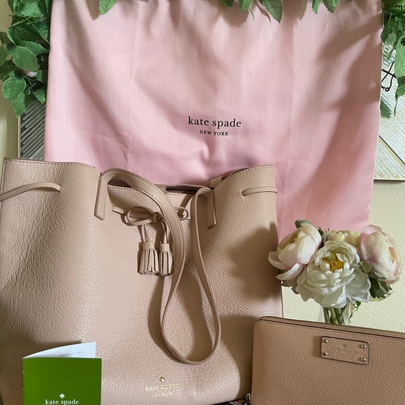 ♠️Kate Spade Hayes St. Blush Tote with matching blush long wallet♠️ - Picture 2 of 13